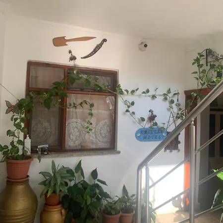 Kristal לינה וארוחת בוקר